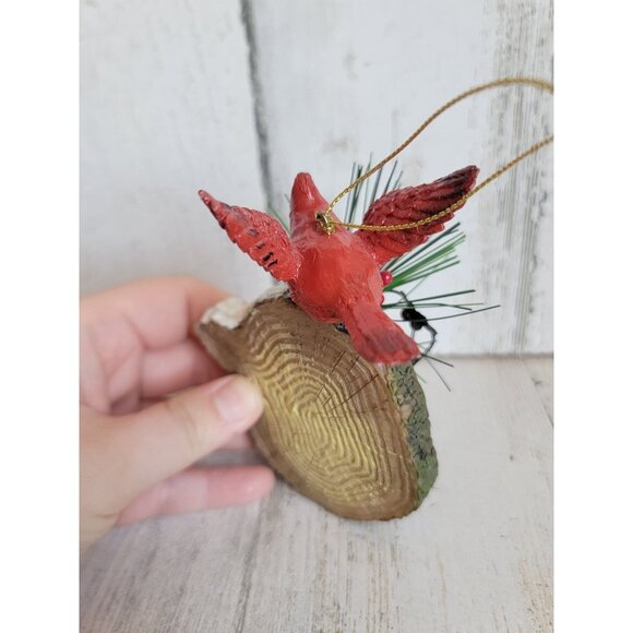 Red cardinal tree stump Joy mistletoe ornament Xmas - Picture 7 of 7